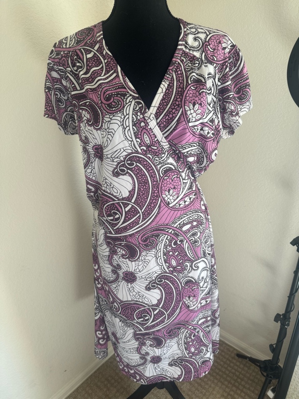Athleta Purple Paisley Wrap-Style Dress short sleeve size large Midi